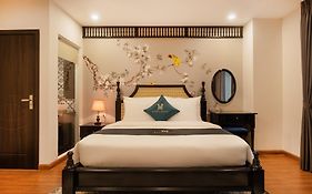 Hanoi Bliss Boutique Lo Ren